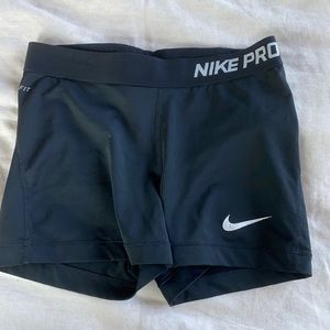 black nike pro